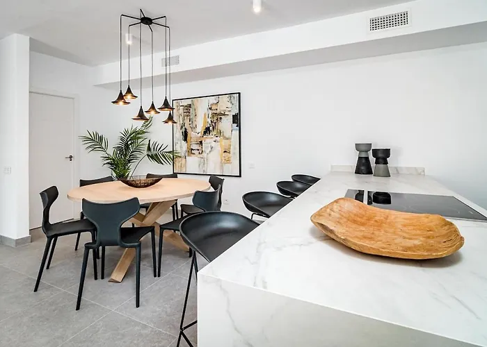 Ab3 - Spacious Puerto Banus Apartment Marbella