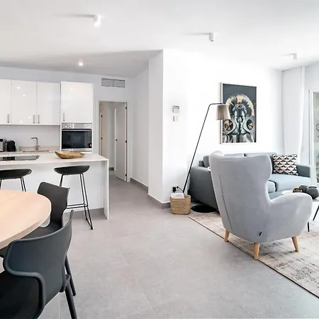 Ab3 - Spacious Home, Puerto Banus *