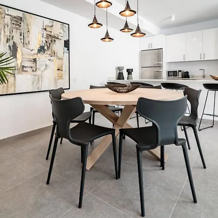 Ab3 - Spacious Home, Puerto Banus *