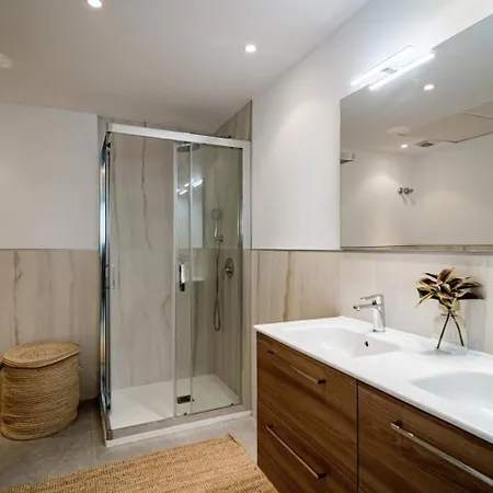 Ab3 - Spacious Home, Puerto Banus 아파트