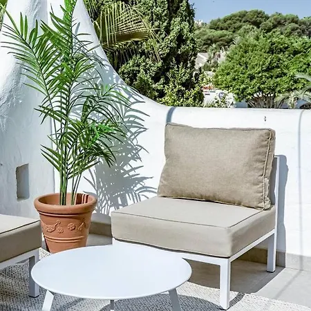 Ab3 - Spacious Home, Puerto Banus 마르베야