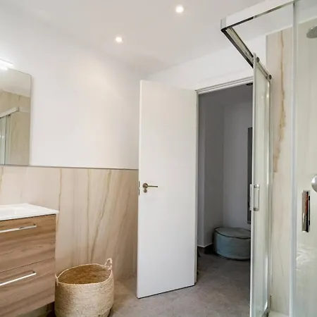 Ab3 - Spacious Home, Puerto Banus 마르베야