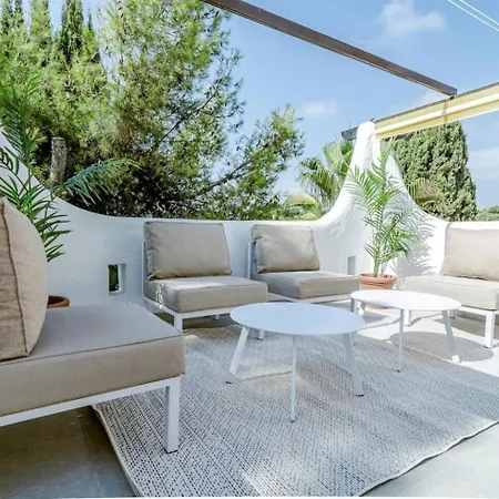 Ab3 - Spacious Home, Puerto Banus * 마르베야