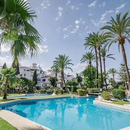 Ab3 - Spacious Home, Puerto Banus 마르베야